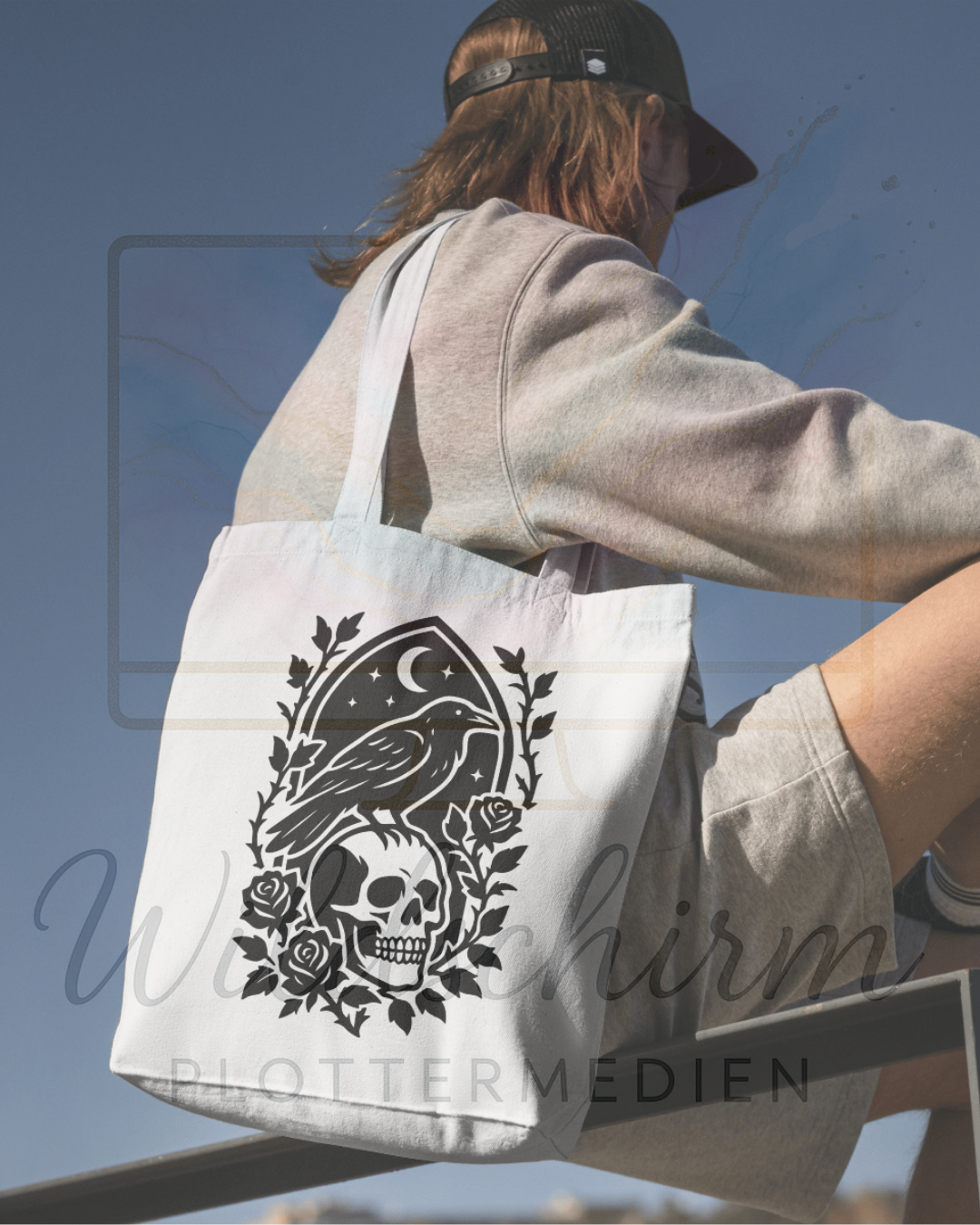 Rabe & Schädel – Gothic Silhouette mit Rosen & Mond